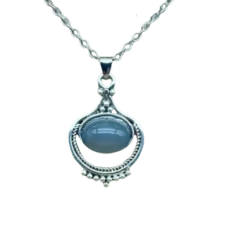 Vintage Pattern Oval Gemstone Pendant Necklace Fashion Special Interest Light Luxury